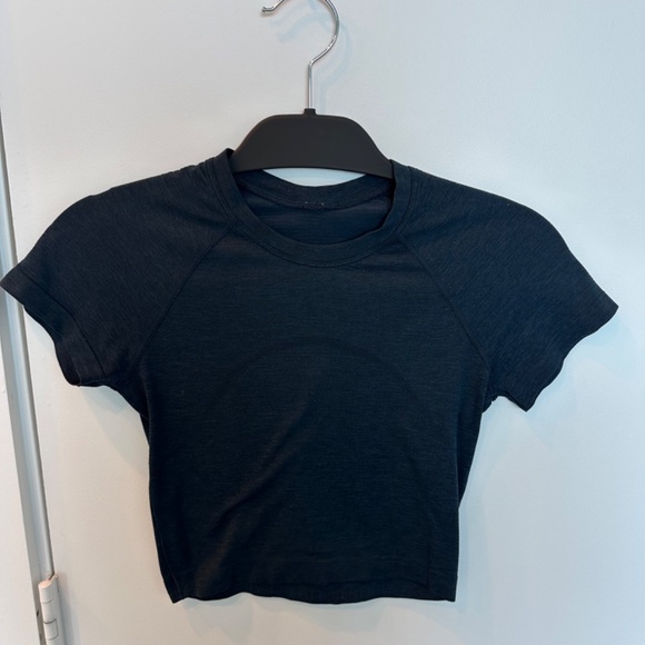 Swiftly Tech Cropped Short-Sleeve Shirt Size 4 - Picture 6 of 6